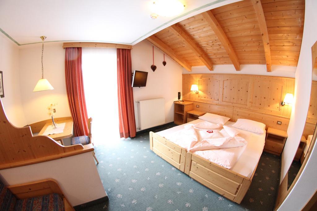 Hotel Val Сельва-ді-Валь-Гардена Номер фото